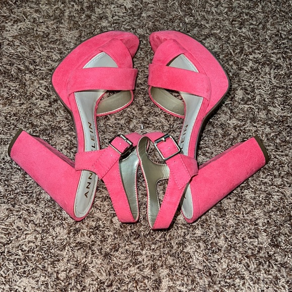Anne Klein US 7.5 womens pink suede chunky heels. Gently used. - Picture 2 of 16